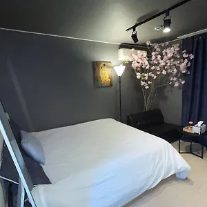 アパート Ellen House